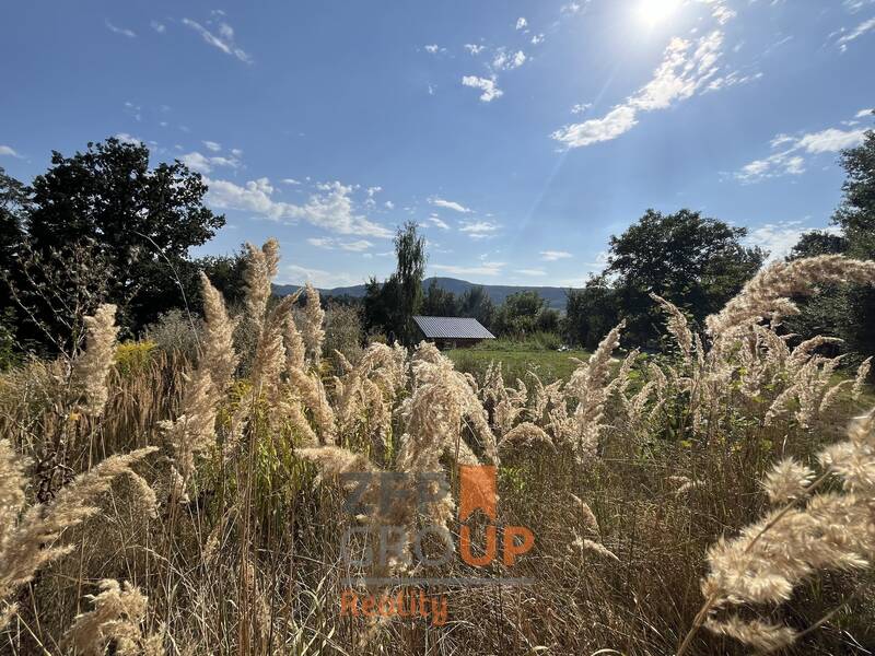 Prodej stavebního pozemku o rozloze 975 m2, Luková - Květná, okres Ústí nad Orlicí